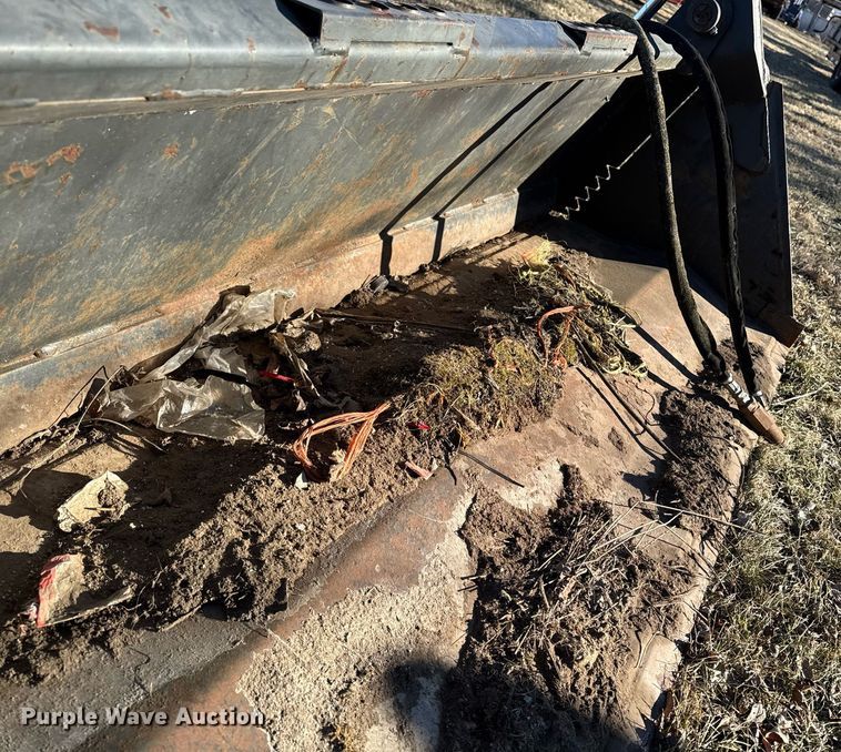 image for item DT0512 Quick Attach skid steer bucket