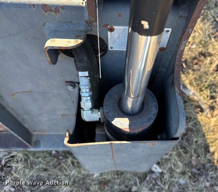 image for item DT0512 Quick Attach skid steer bucket