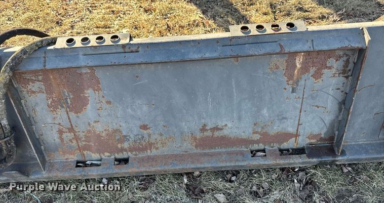 image for item DT0512 Quick Attach skid steer bucket