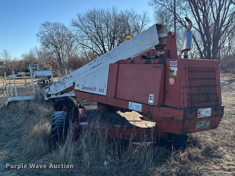 image for item DT0513 1989 Snorkelift A42R boom lift