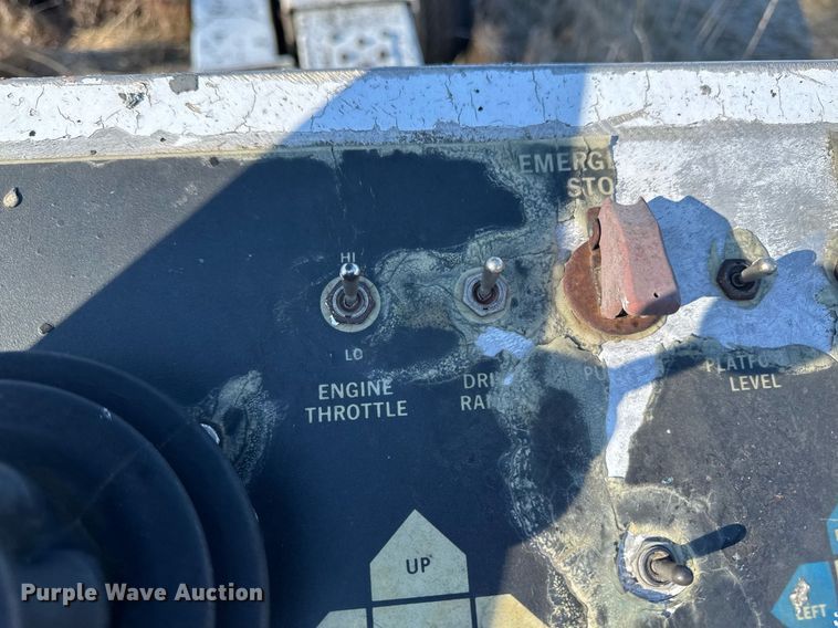 image for item DT0513 1989 Snorkelift A42R boom lift