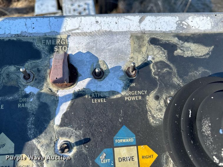 image for item DT0513 1989 Snorkelift A42R boom lift