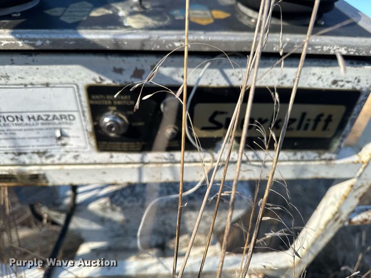 image for item DT0513 1989 Snorkelift A42R boom lift