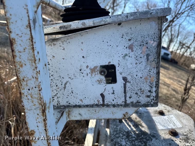 image for item DT0513 1989 Snorkelift A42R boom lift