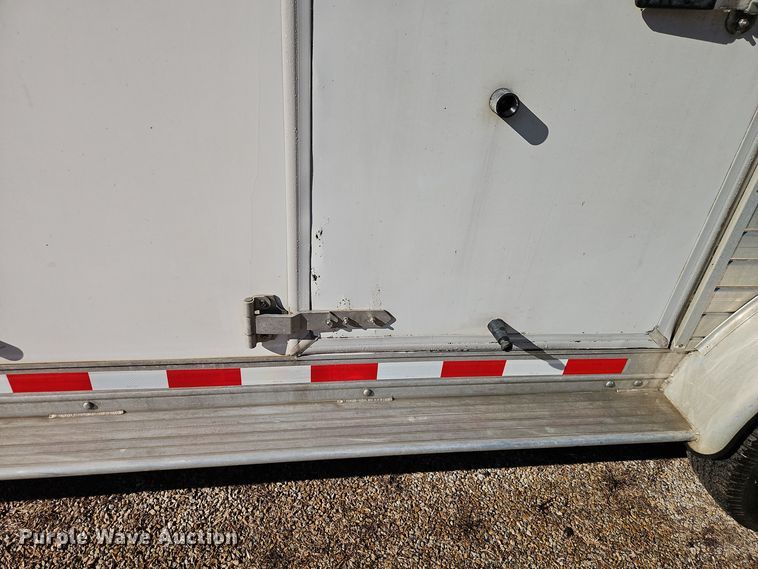 image for item DT7604 2000 Kiefer Built Genesis X-340 horse trailer