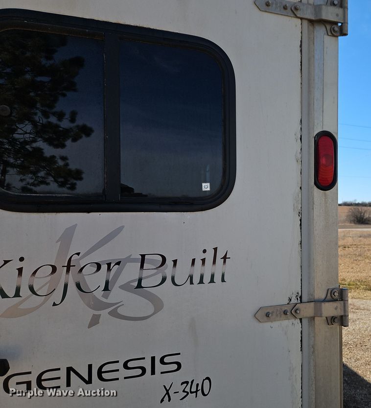 image for item DT7604 2000 Kiefer Built Genesis X-340 horse trailer