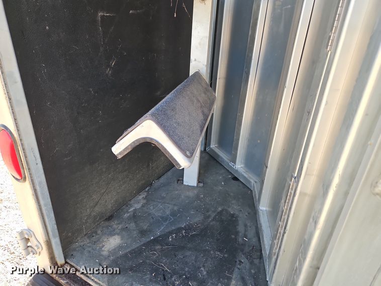 image for item DT7604 2000 Kiefer Built Genesis X-340 horse trailer