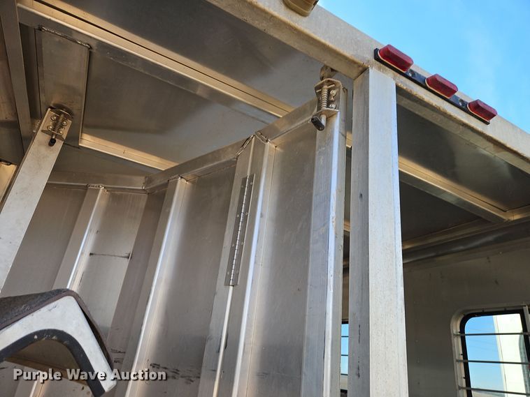 image for item DT7604 2000 Kiefer Built Genesis X-340 horse trailer