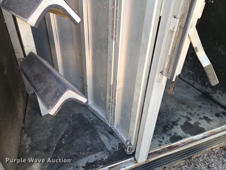 image for item DT7604 2000 Kiefer Built Genesis X-340 horse trailer