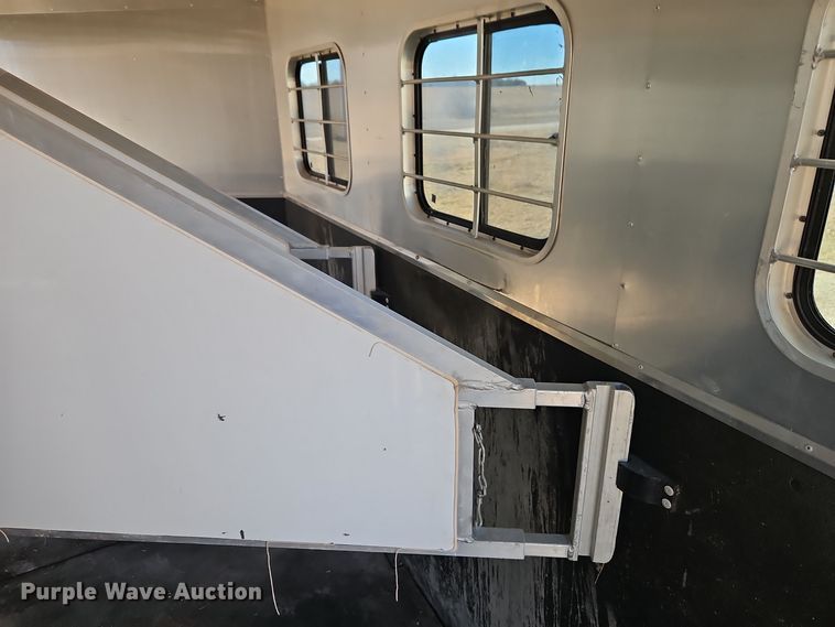 image for item DT7604 2000 Kiefer Built Genesis X-340 horse trailer