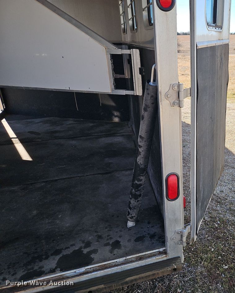 image for item DT7604 2000 Kiefer Built Genesis X-340 horse trailer