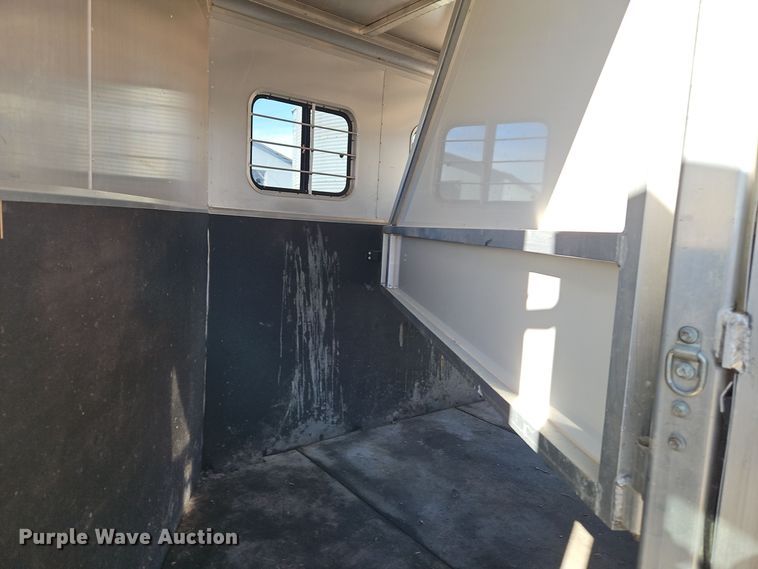 image for item DT7604 2000 Kiefer Built Genesis X-340 horse trailer