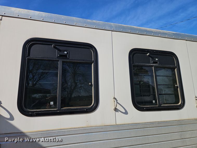 image for item DT7604 2000 Kiefer Built Genesis X-340 horse trailer