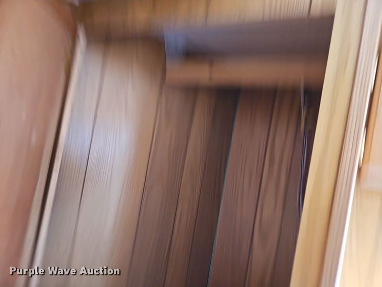 image for item DT7604 2000 Kiefer Built Genesis X-340 horse trailer