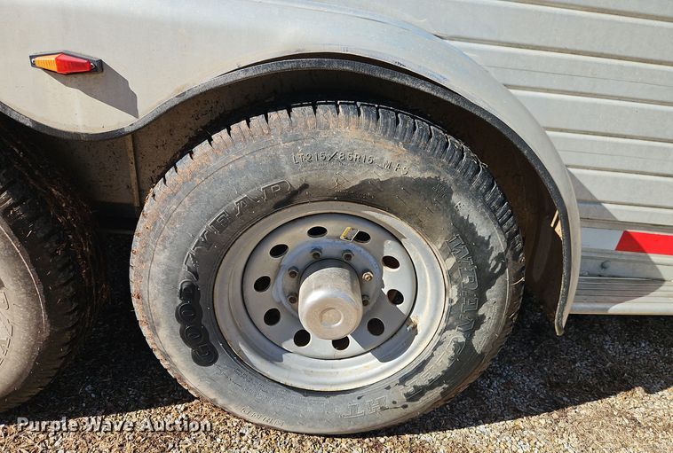 image for item DT7604 2000 Kiefer Built Genesis X-340 horse trailer