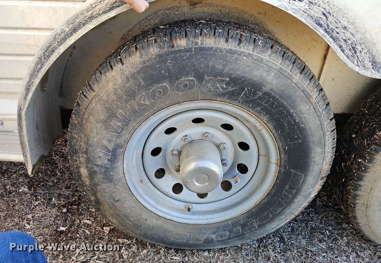 image for item DT7604 2000 Kiefer Built Genesis X-340 horse trailer