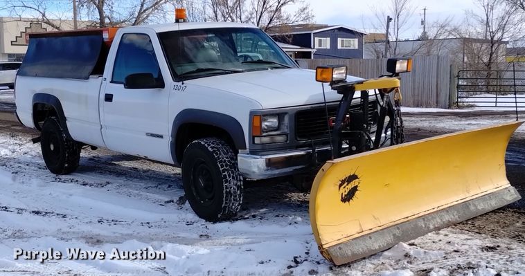 image for item DV6635 1998 GMC Sierra 2500 pickup truck