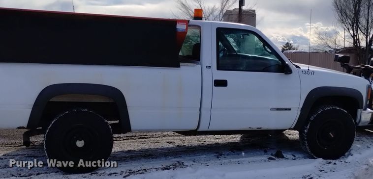 image for item DV6635 1998 GMC Sierra 2500 pickup truck