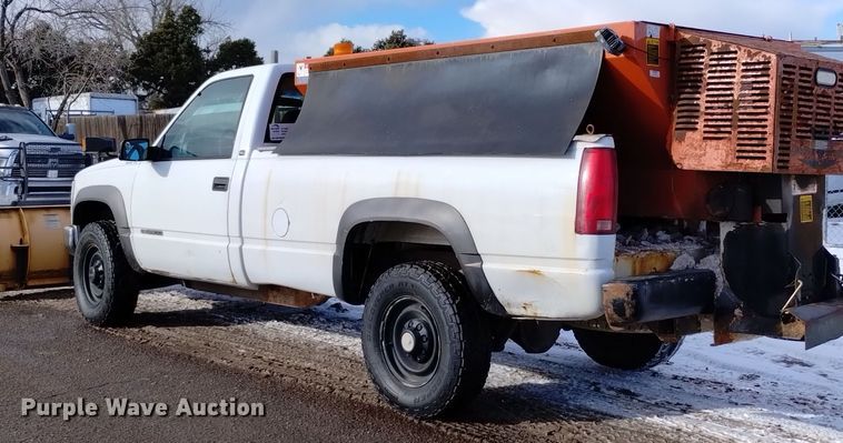 image for item DV6635 1998 GMC Sierra 2500 pickup truck