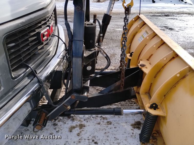 image for item DV6635 1998 GMC Sierra 2500 pickup truck