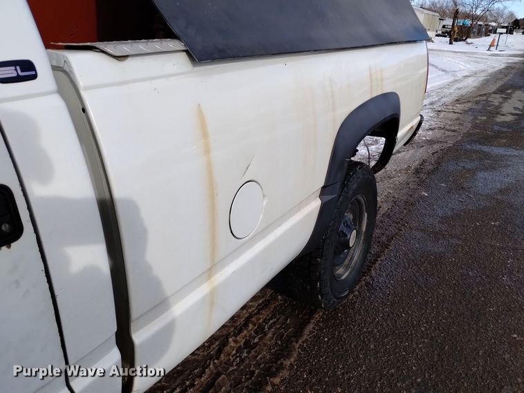 image for item DV6635 1998 GMC Sierra 2500 pickup truck