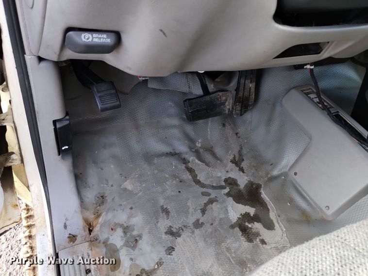 image for item DV6635 1998 GMC Sierra 2500 pickup truck