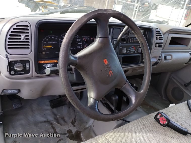 image for item DV6635 1998 GMC Sierra 2500 pickup truck