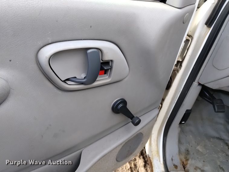 image for item DV6635 1998 GMC Sierra 2500 pickup truck