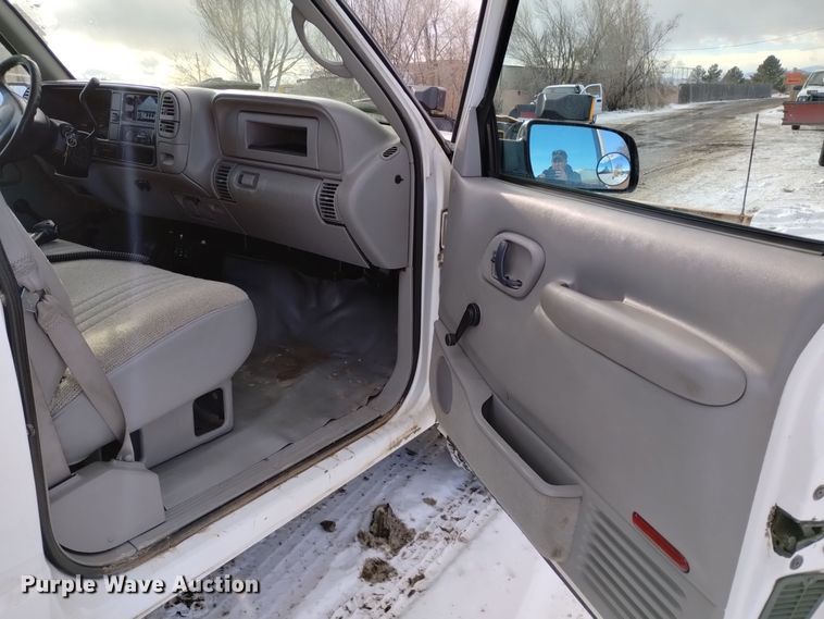 image for item DV6635 1998 GMC Sierra 2500 pickup truck