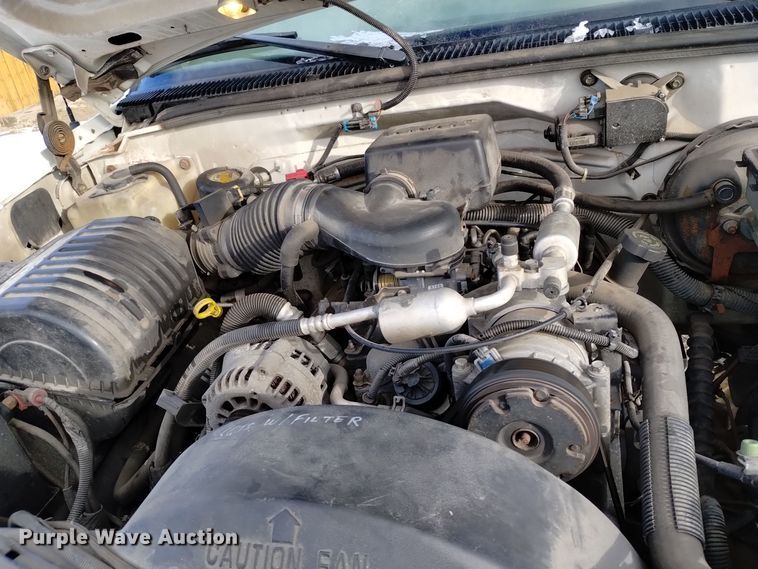 image for item DV6635 1998 GMC Sierra 2500 pickup truck