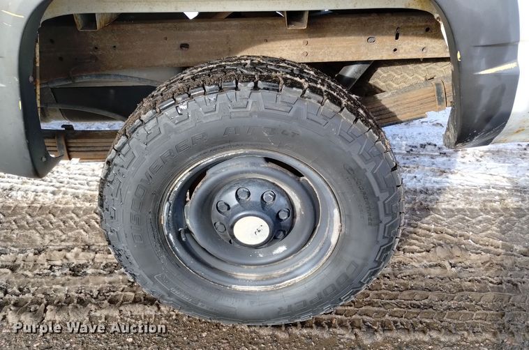 image for item DV6635 1998 GMC Sierra 2500 pickup truck