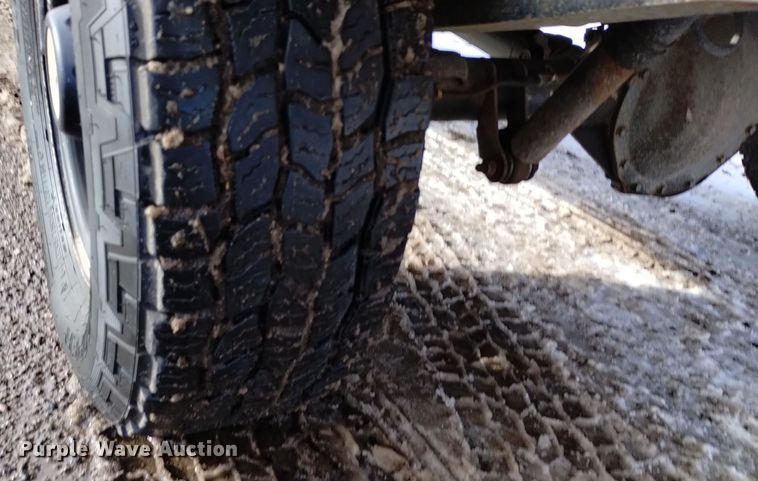 image for item DV6635 1998 GMC Sierra 2500 pickup truck