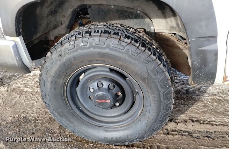 image for item DV6635 1998 GMC Sierra 2500 pickup truck