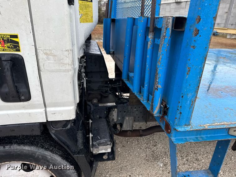 image for item DW1803 2009 GMC W4500 flatbed truck