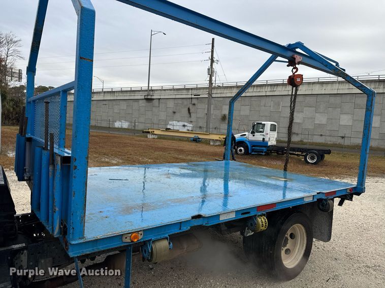 image for item DW1803 2009 GMC W4500 flatbed truck