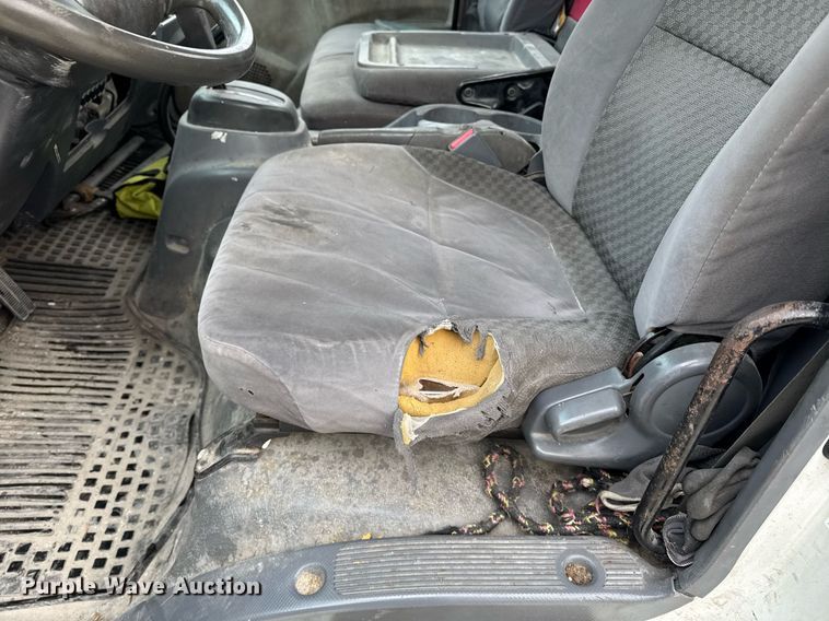 image for item DW1803 2009 GMC W4500 flatbed truck