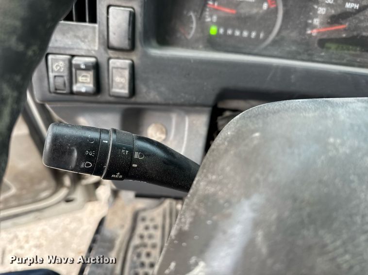 image for item DW1803 2009 GMC W4500 flatbed truck