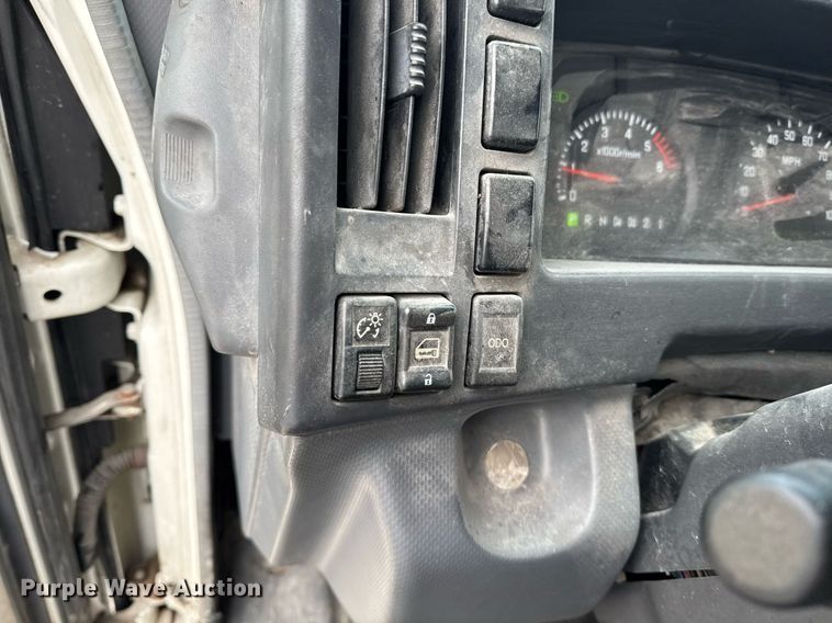 image for item DW1803 2009 GMC W4500 flatbed truck