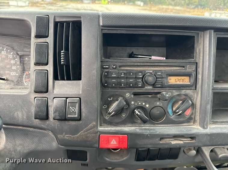 image for item DW1803 2009 GMC W4500 flatbed truck