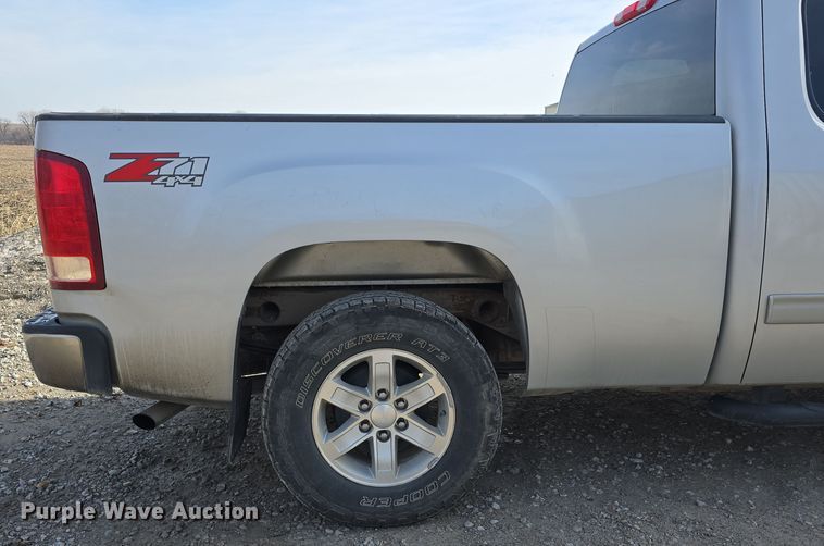 image for item DW3095 2011 GMC Sierra 1500 Ext. Cab pickup truck