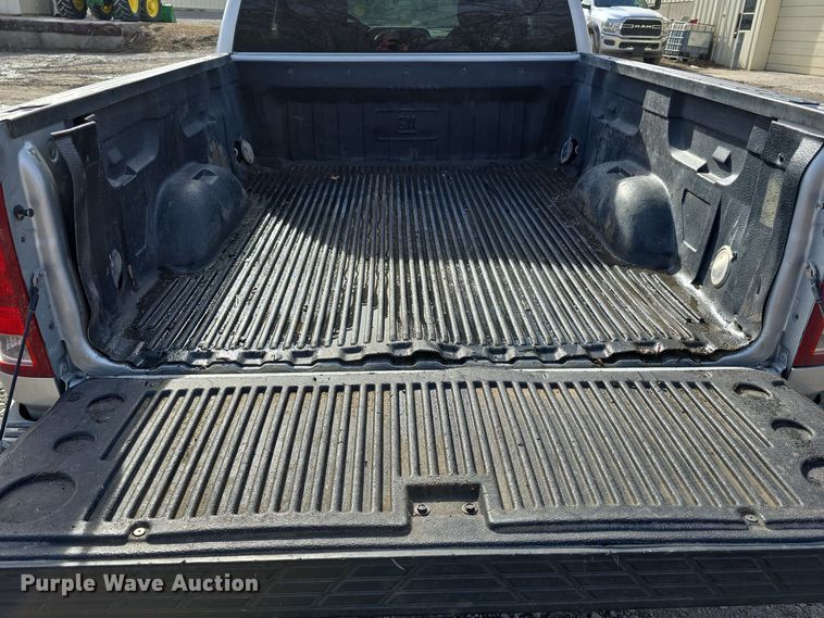 image for item DW3095 2011 GMC Sierra 1500 Ext. Cab pickup truck