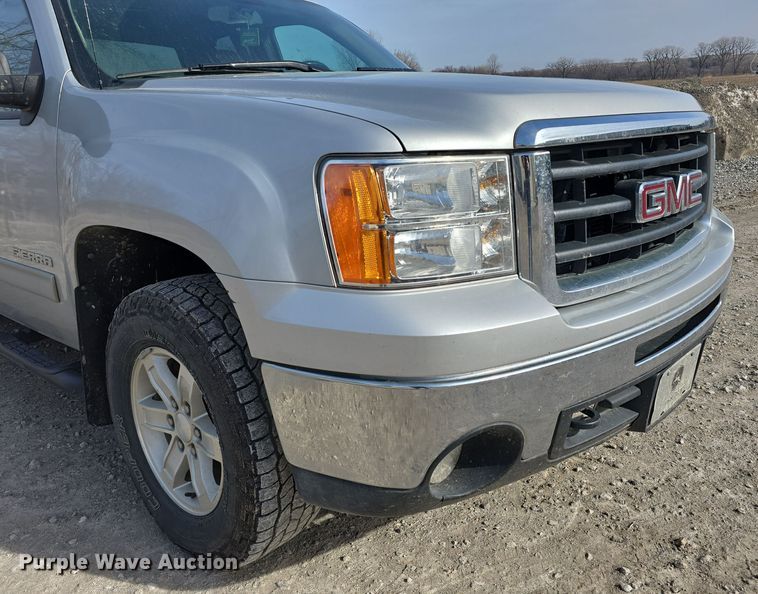 image for item DW3095 2011 GMC Sierra 1500 Ext. Cab pickup truck