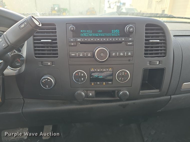 image for item DW3095 2011 GMC Sierra 1500 Ext. Cab pickup truck