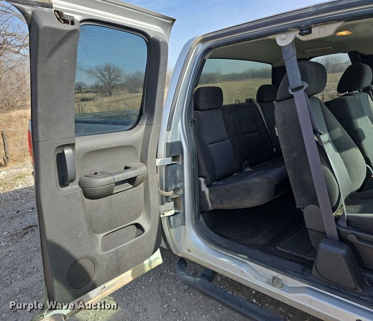 image for item DW3095 2011 GMC Sierra 1500 Ext. Cab pickup truck