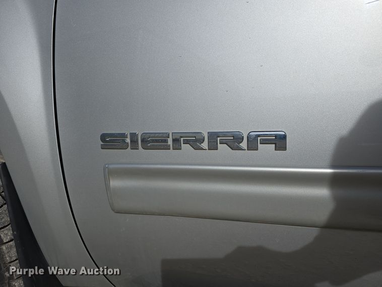image for item DW3095 2011 GMC Sierra 1500 Ext. Cab pickup truck