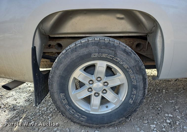 image for item DW3095 2011 GMC Sierra 1500 Ext. Cab pickup truck