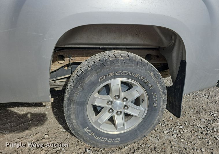 image for item DW3095 2011 GMC Sierra 1500 Ext. Cab pickup truck