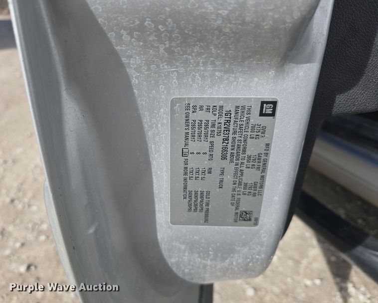 image for item DW3095 2011 GMC Sierra 1500 Ext. Cab pickup truck