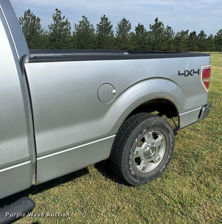 image for item DX3830 2010 Ford F150 SuperCab pickup truck