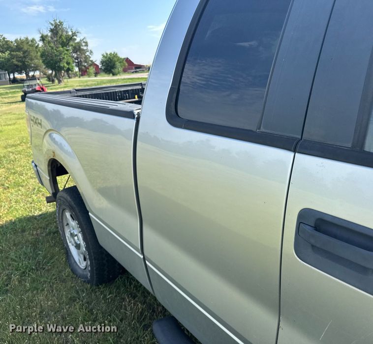 image for item DX3830 2010 Ford F150 SuperCab pickup truck